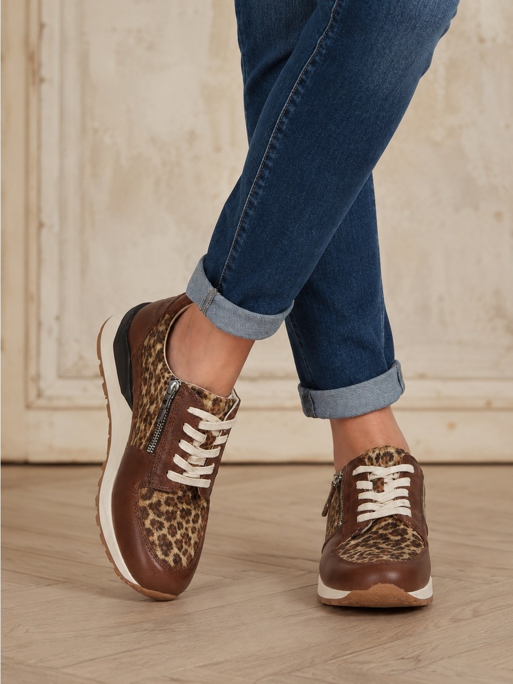 NWT Brioso Mimi Suede Zip Sneakers Leopard Print Sz 9 (no original box) - Picture 2 of 11
